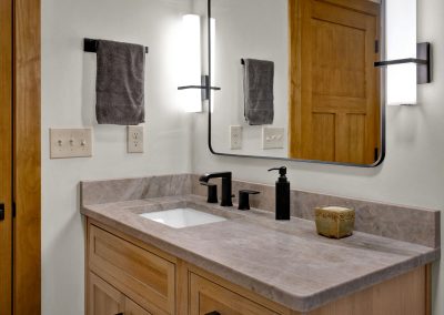2-2 Half bath