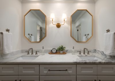 2-2 Hall bath