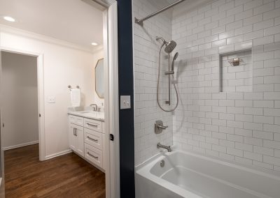 2-6 Hall bath