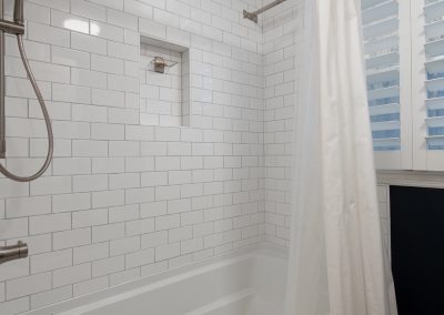 2-7 Hall bath