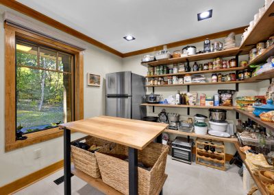 4-2 Pantry